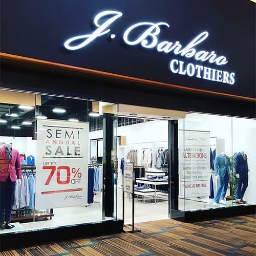 Great Lakes Crossing Outlet storefront